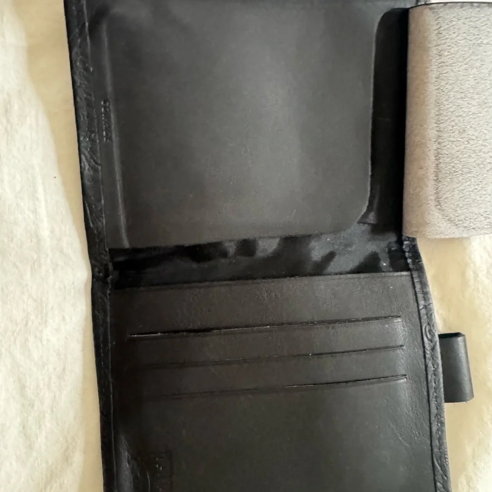 Black Genuine Leather Men’s Wallet + Money Clip